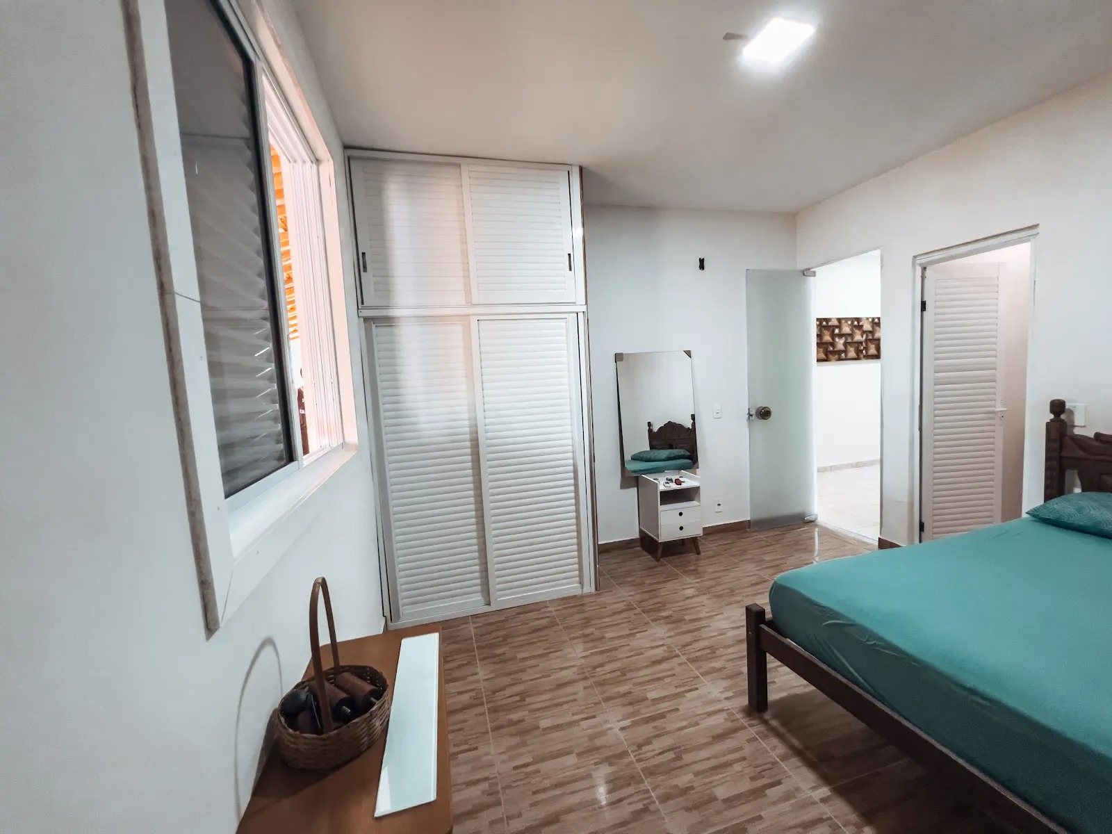 Quarto 2 — cama queen e solteiro com enxoval incluído